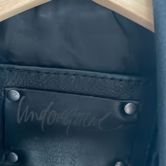 FABULOUS condition understated leather bell sleeve biker jacket. - Picture 2 of 6